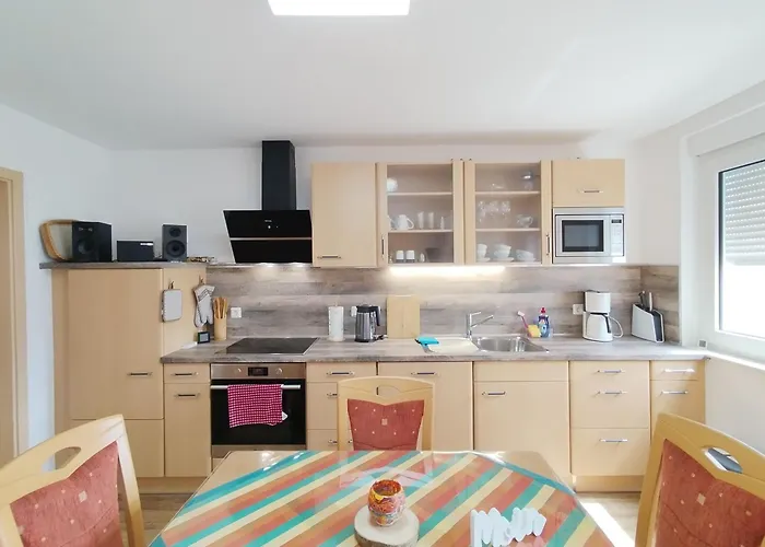 Gemuetliches Luetje Huske Mit Garten, 25666 Appartement *